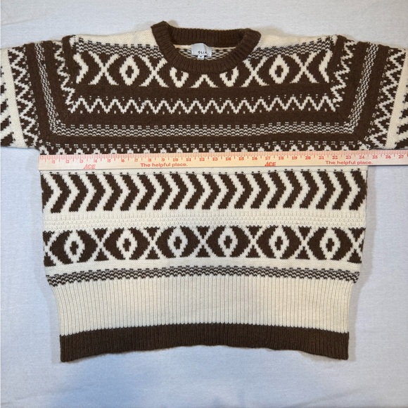 NWT Olio Women's Brown and Cream Patterned Sweater - Picture 7 of 9